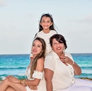 Meet your Posher, Mayela